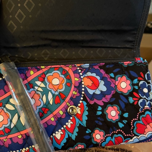 Vera Bradley wallet/wristlet - Picture 3 of 12